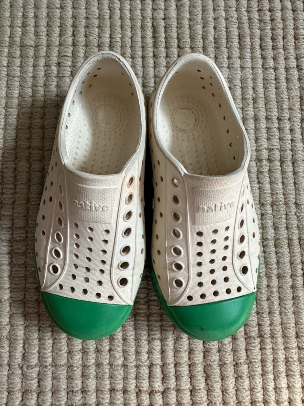 Native Shoes Toddler Size 9 - White and Green - Kids Baby Slip On Water Shoes